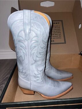 NWT Tecovas The Annie Slate Blue Size 8